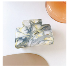 Load image into Gallery viewer, Marble Hair Claw : Pink
