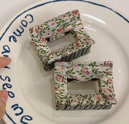 Floral Square Hair Clip: White